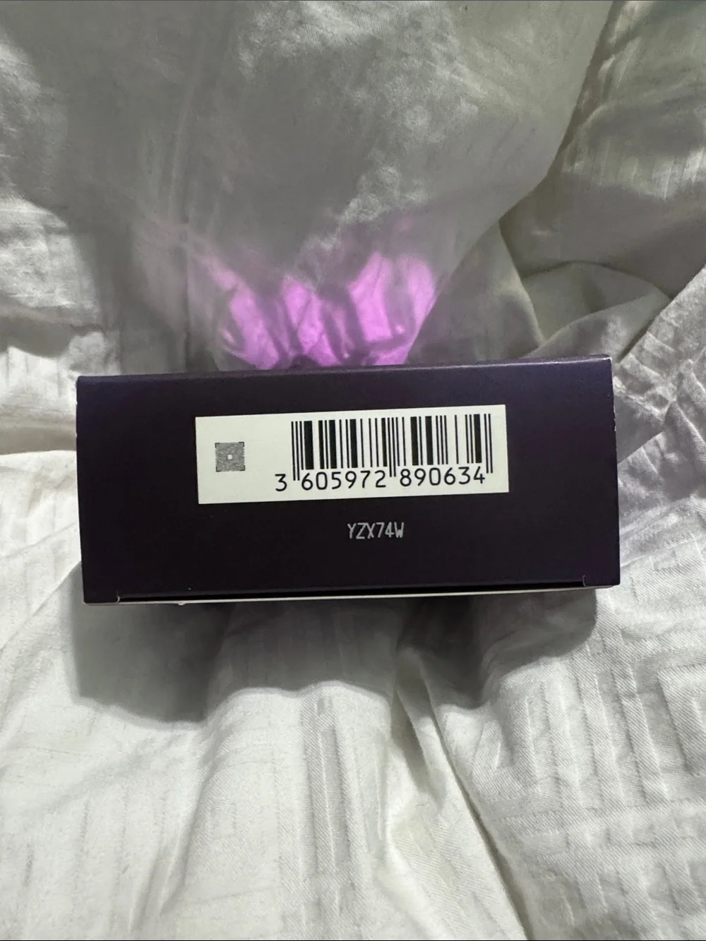 Urban Decay all nighter translucent softening loose setting powder.